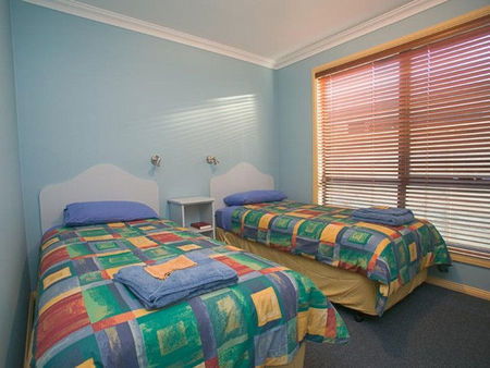 Strahan Bungalows - Accommodation Australia 4