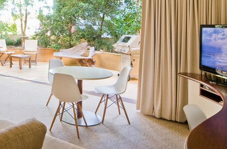 Beach Suites - Accommodation Australia 5