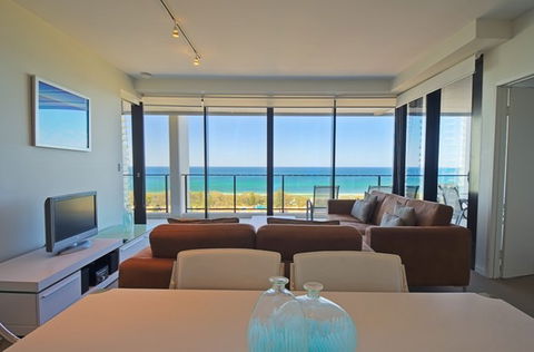 Ultra Broadbeach - Accommodation Australia 3