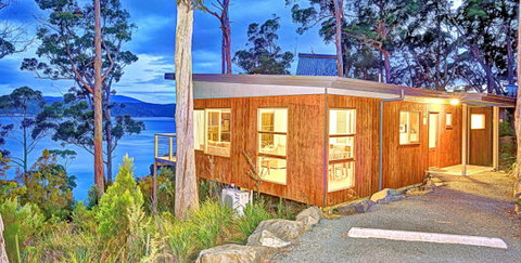 Stewarts Bay Lodge - Local Tourism 3
