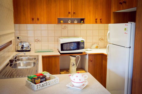 Camden Hillview - Accommodation Australia 1