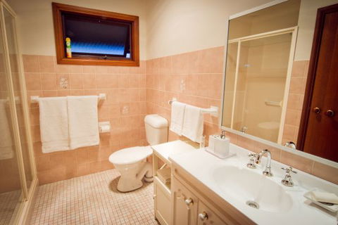 Camden Hillview - Accommodation Australia 5