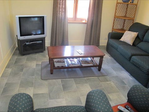Ellison's Holiday Home - Accommodation Australia 3