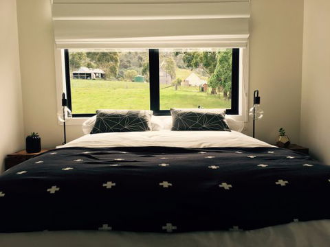 Farm Pod At Twamley Farm - Local Tourism 12