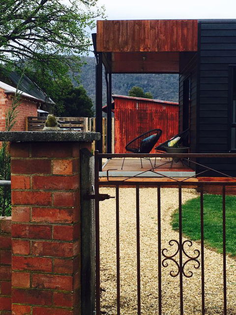 Farm Pod At Twamley Farm - Local Tourism 15