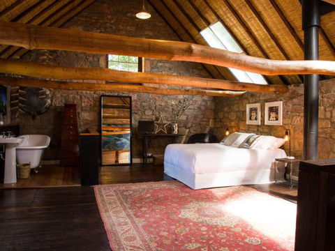 Farm Pod At Twamley Farm - Local Tourism 3
