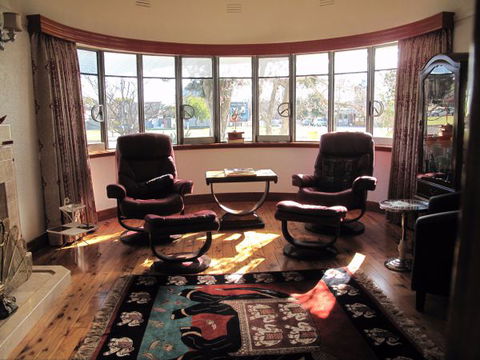 B&B Wodonga - Art Deco Accommodation - Accommodation Australia 5