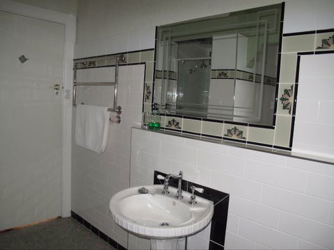 B&B Wodonga - Art Deco Accommodation - Accommodation Australia 9