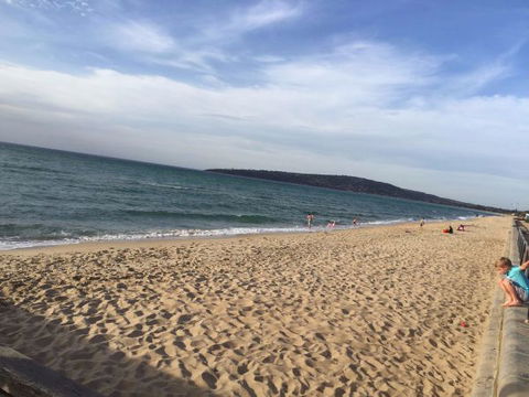 Barefoot Beach Stays - Accommodation Australia 3
