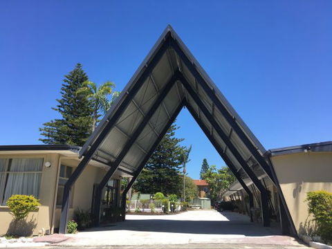 Belmont Palms Motel - Local Tourism 0