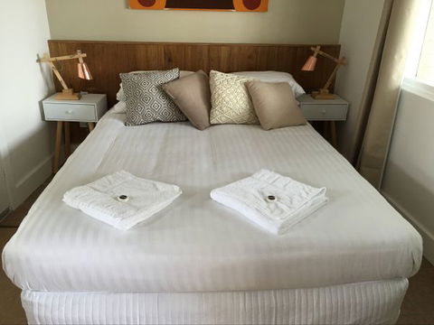 Belmont Palms Motel - Local Tourism 1