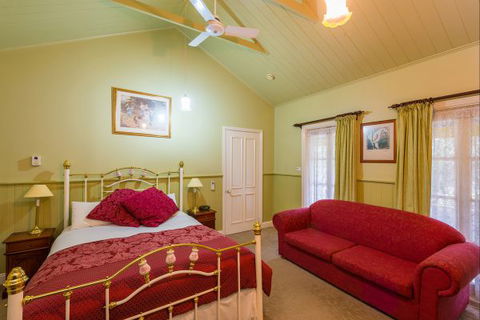 Bendigo Cottages Bed And Breakfast - Local Tourism 4