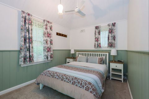 Bendigo Cottages Bed And Breakfast - Local Tourism 5
