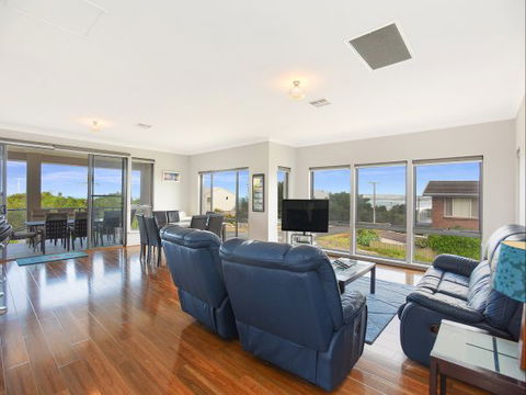 BEAUMONT HOUSE - Accommodation Australia 3