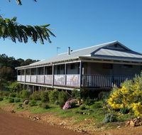 Blue House Bed and Breakfast - Accommodation Australia