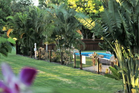 Bush Oasis Caravan Park - Accommodation Australia 4
