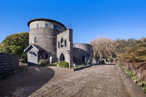 Castle Suites - Kryal Castle - Local Tourism 8