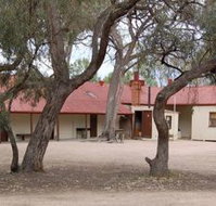 Chowilla Station Shearer's Quarters Accommodation - Bed n Breakfasts