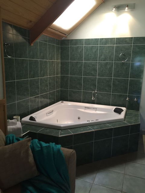 Colac Colac Caravan Park - Local Tourism 3