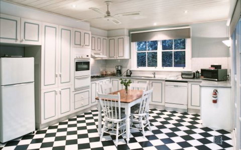 Fairbank House - Accommodation Australia 4