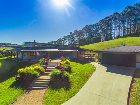 Hinterland Harmony - Local Tourism 0