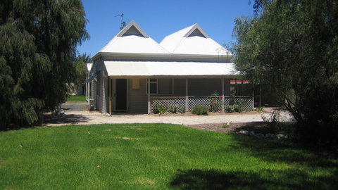Naracoorte – Showgrounds Cottage - Local Tourism 0