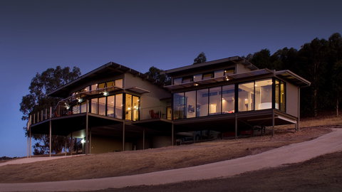 McLaren Eye - Local Tourism 0