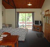 The Old Oak Bed and Breakfast - The Shearing Shed - Local Tourism