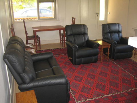 Naracoorte – Showgrounds Cottage - Local Tourism 2