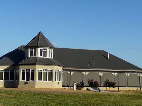 Paringa Grove Homestead - Local Tourism 0