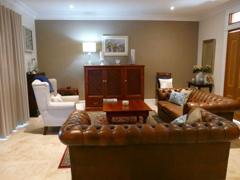 Paringa Grove Homestead - Local Tourism 7