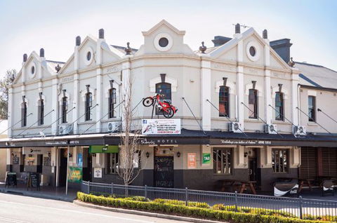 Pedens Hotel - Australia Shopping 0