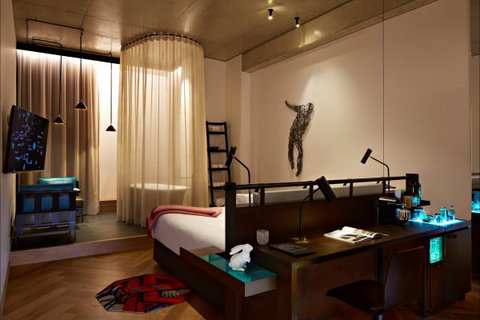 QT Melbourne - Accommodation Australia 0