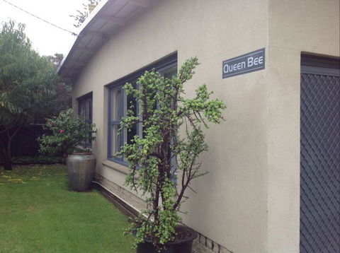Queen Bee - Local Tourism 6