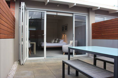 Sandy Bay Studio Apartment - Local Tourism 1