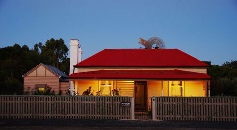 Shurdingtons Cottage - Accommodation Australia 1