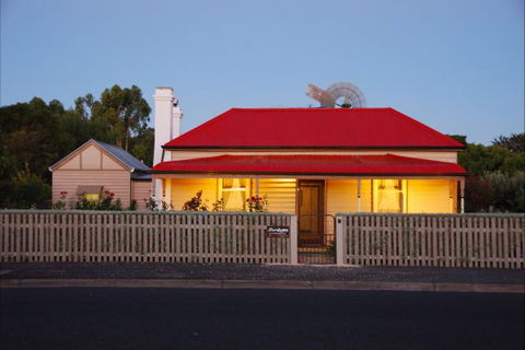 Shurdingtons Cottage - Accommodation Australia 5