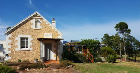 The Old Drik Drik Schoolhouse Retreat - Local Tourism 0