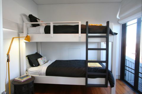 Two Five Zero / Richmond - Local Tourism 6