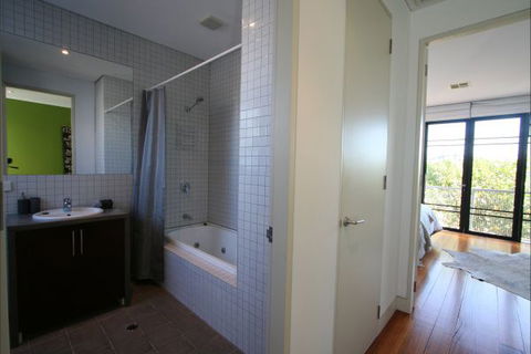 Two Five Zero / Richmond - Local Tourism 7