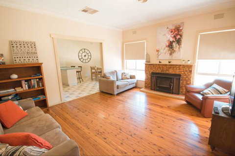 Wang Stays And Short Stops - Local Tourism 5