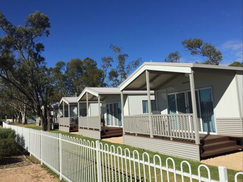 Waikerie Holiday Park - Australia Shopping 1