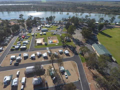 Waikerie Holiday Park - Australia Shopping 3