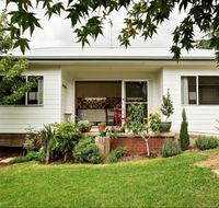 Young Garden Retreat - Accommodation Australia