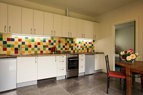 Young Garden Retreat - Accommodation Australia 3