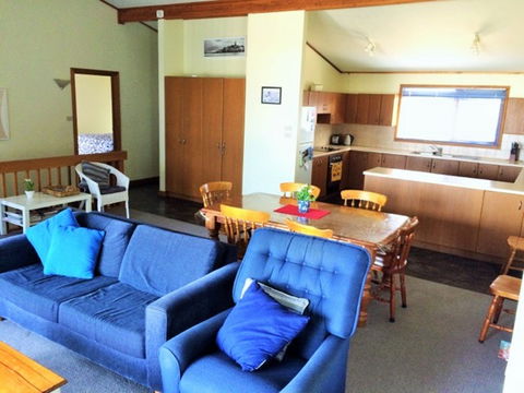 1/3 Strangways - Accommodation Australia 5