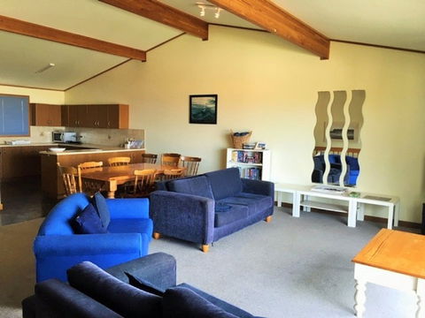 1/3 Strangways - Accommodation Australia 7