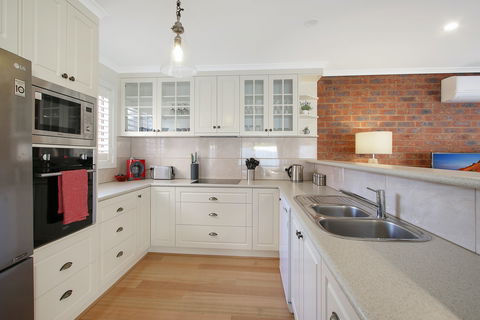 Abbey Rose - Local Tourism 0