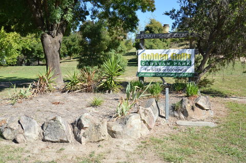 Adelong Golden Gully Caravan Park - Local Tourism 0