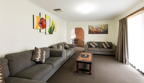 Advance Motel - Local Tourism 6
